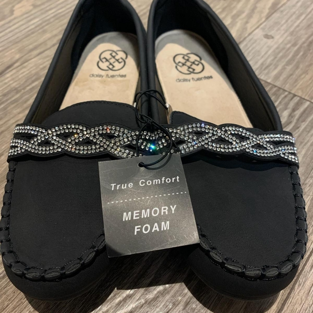 Daisy Fuentes Flats 7 1/2